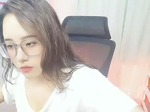 Snapshot of NEWONETO chatting on September 26, 2025, 4:33 pm NEWONETO online show from September 26, 2025, 4:33 pm