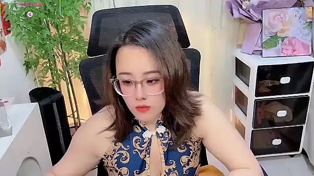 NEWONETO online show from February 8, 2026, 3:04 pm