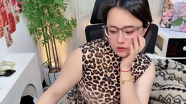 NEWONETO online show from February 24, 2026, 11:03 pm