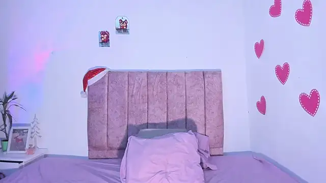 Snapshot of Mila_1wood chatting on December 14, 2025, 3:12 am Mila 1wood online show from December 14, 2025, 3:12 am