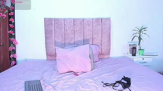 Snapshot of Mila_1wood chatting on February 8, 2026, 12:41 pm Mila 1wood online show from February 8, 2026, 12:41 pm