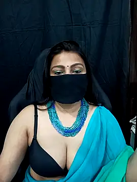 nakedqueen4u online show from October 6, 2025, 6:27 pm