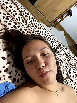 CamillaHessel online show from October 24, 2025, 1:51 pm