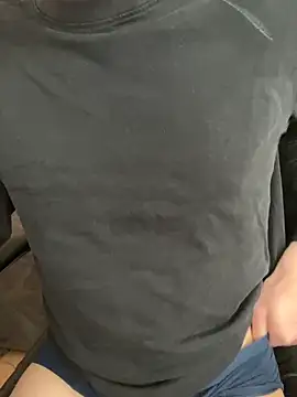 Xbunny13X online show from April 5, 2026, 2:14 pm