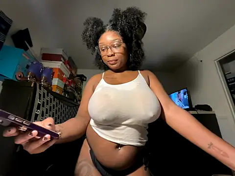 Snapshot of monicaval chatting on October 6, 2025, 3:37 am monicaval online show from October 6, 2025, 3:37 am