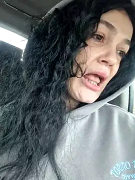 JadeLure online show from October 4, 2025, 7:50 am