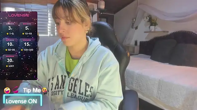 Snapshot of sophialyh_1 chatting on May 15, 2026, 12:34 pm sophialyh 1 online show from May 15, 2026, 12:34 pm