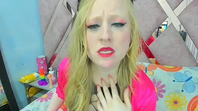 AliceCat 01 online show from November 12, 2025, 10:52 pm