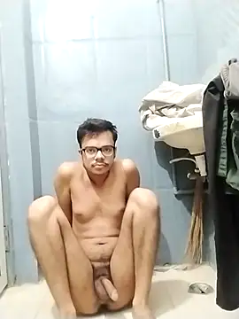 sexybobby13 online show from October 28, 2025, 9:02 am