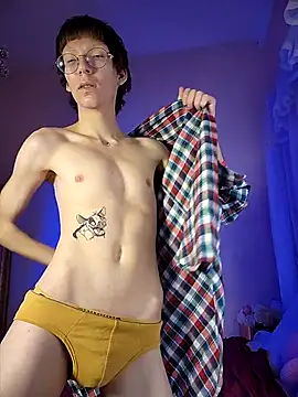 Snapshot of TommieHi chatting on October 1, 2025, 12:22 pm TommieHi online show from October 1, 2025, 12:22 pm