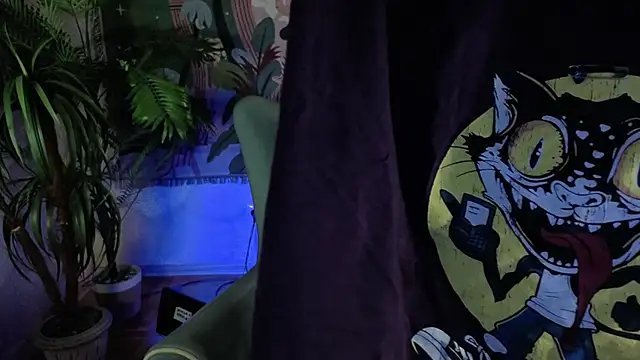 Snapshot of TommieHi chatting on October 15, 2025, 12:16 pm TommieHi online show from October 15, 2025, 12:16 pm