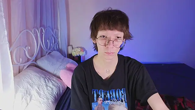 Snapshot of TommieHi chatting on October 18, 2025, 12:17 pm TommieHi online show from October 18, 2025, 12:17 pm