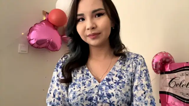 Snapshot of CarollFalick chatting on October 11, 2025, 11:03 pm CarollFalick online show from October 11, 2025, 11:03 pm