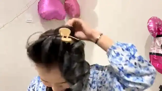 Snapshot of CarollFalick chatting on October 24, 2025, 12:12 pm CarollFalick online show from October 24, 2025, 12:12 pm