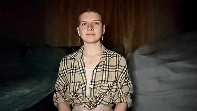 LynteriLain online show from October 1, 2025, 8:26 pm