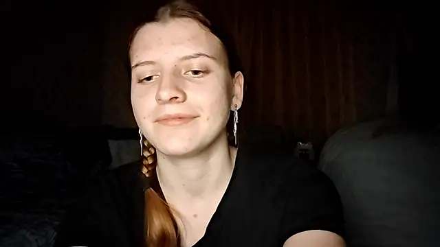 LynteriLain online show from October 26, 2025, 8:37 pm