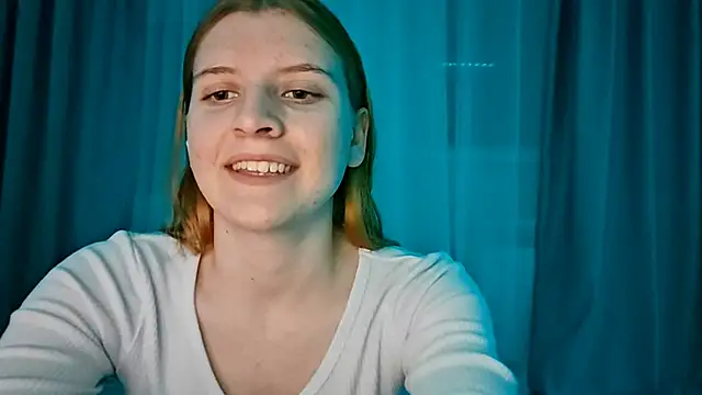 LynteriLain online show from November 11, 2025, 7:25 pm