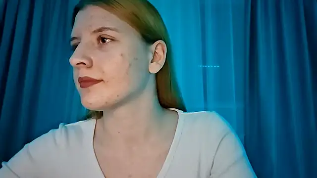 LynteriLain online show from November 12, 2025, 7:46 pm