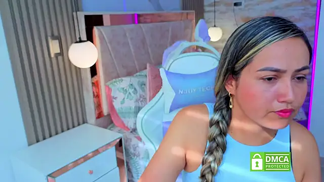 Snapshot of lila_cute1 chatting on November 20, 2025, 1:22 pm lila cute1 online show from November 20, 2025, 1:22 pm