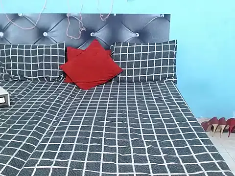 Snapshot of hey_mishtidoll chatting on December 9, 2024, 11:04 am hey mishtidoll online show from December 9, 2024, 11:04 am