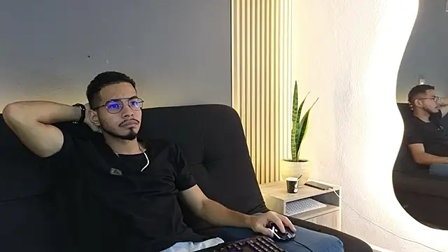 Jaybrown  1 online show from October 7, 2025, 4:42 am