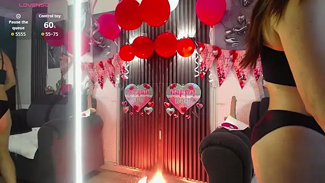 chloe  Jones  online show from February 10, 2026, 1:04 pm