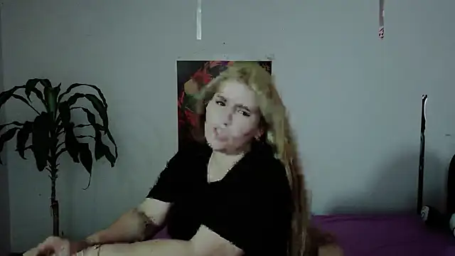 Aisha-Smith69 online show from November 11, 2025, 7:47 pm