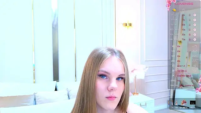 Lili Lohan online show from October 12, 2025, 5:01 pm