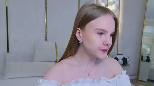 Snapshot of Lili_Lohan chatting on July 8, 2026, 5:01 am Lili Lohan online show from July 8, 2026, 5:01 am