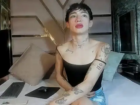 Mila Leon online show from October 6, 2025, 4:10 am