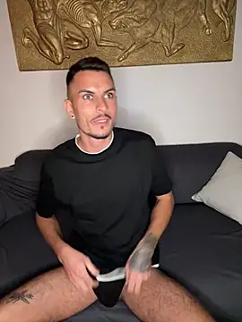 WildFlame2525 online show from October 16, 2025, 5:03 pm