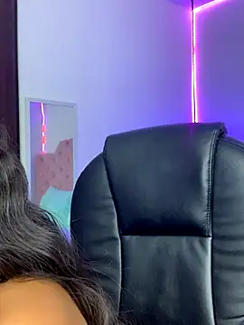 ScarletDesire  online show from October 17, 2025, 7:38 pm