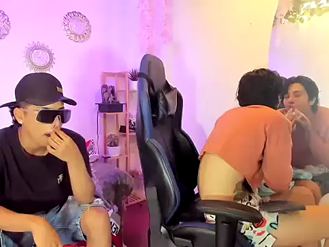 Spicymixxx06 online show from October 4, 2025, 7:23 pm