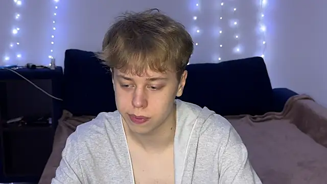  bee boy  online show from October 15, 2025, 4:18 pm