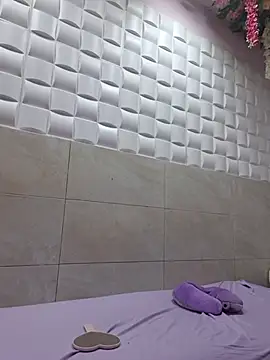 EmmaValencia  online show from February 11, 2026, 10:04 pm