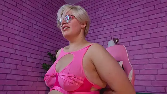 DominiqueSweetie online show from October 15, 2025, 9:20 am