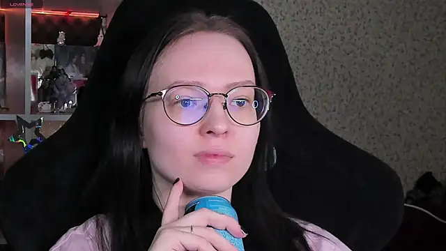 power robynn online show from April 17, 2026, 3:04 pm