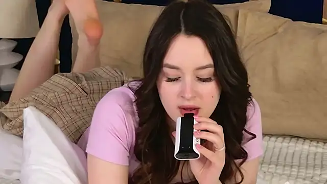 EvaSwen online show from March 27, 2026, 8:09 am