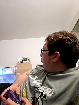 stivi2526 online show from September 29, 2025, 8:35 pm