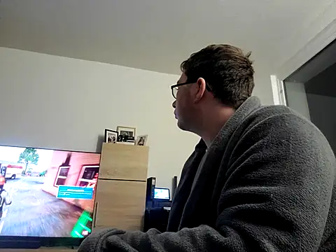 stivi2526 online show from November 19, 2025, 10:43 pm