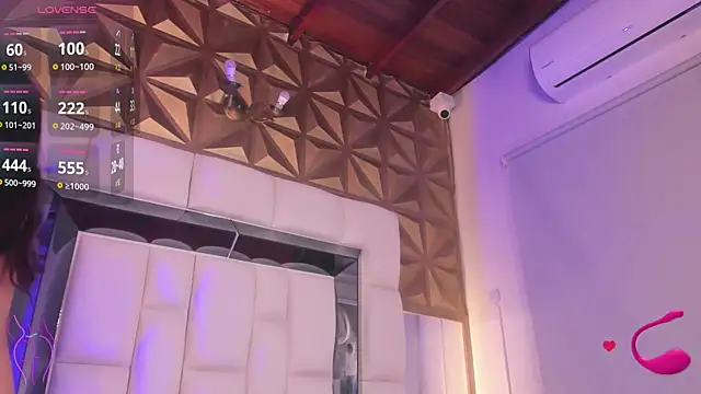 Mia blumm online show from October 11, 2025, 12:04 pm