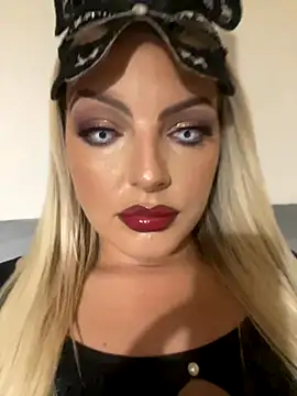 Diamondxoxx online show from October 31, 2025, 8:10 pm