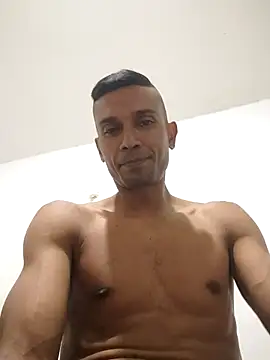 exotico2323 online show from April 21, 2026, 1:18 am