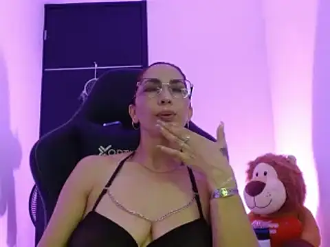 Angel blackhot online show from March 3, 2026, 2:28 am