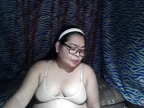 Snapshot of cris_tita chatting on March 3, 2026, 2:56 pm cris tita online show from March 3, 2026, 2:56 pm