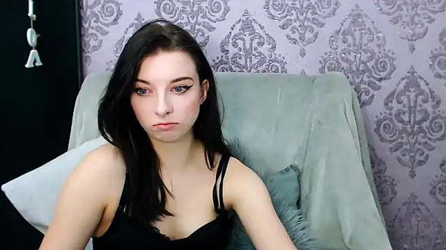 DominantLuna online show from January 6, 2026, 3:49 pm