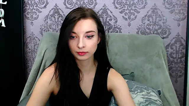 Snapshot of DominantLuna chatting on April 30, 2026, 4:24 pm DominantLuna online show from April 30, 2026, 4:24 pm