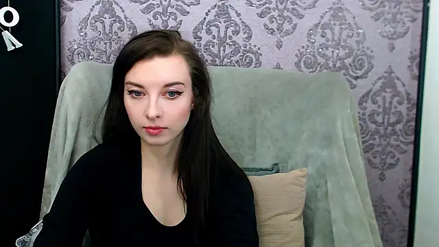 Snapshot of DominantLuna chatting on May 12, 2026, 7:33 pm DominantLuna online show from May 12, 2026, 7:33 pm