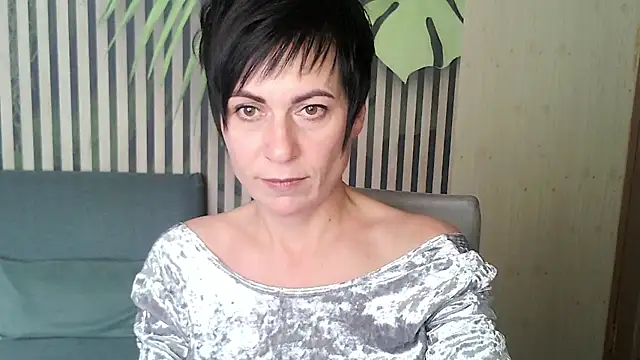 Ashley Brookss online show from October 23, 2025, 10:14 am