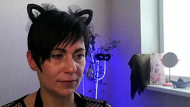 Ashley Brookss online show from November 15, 2025, 11:18 am